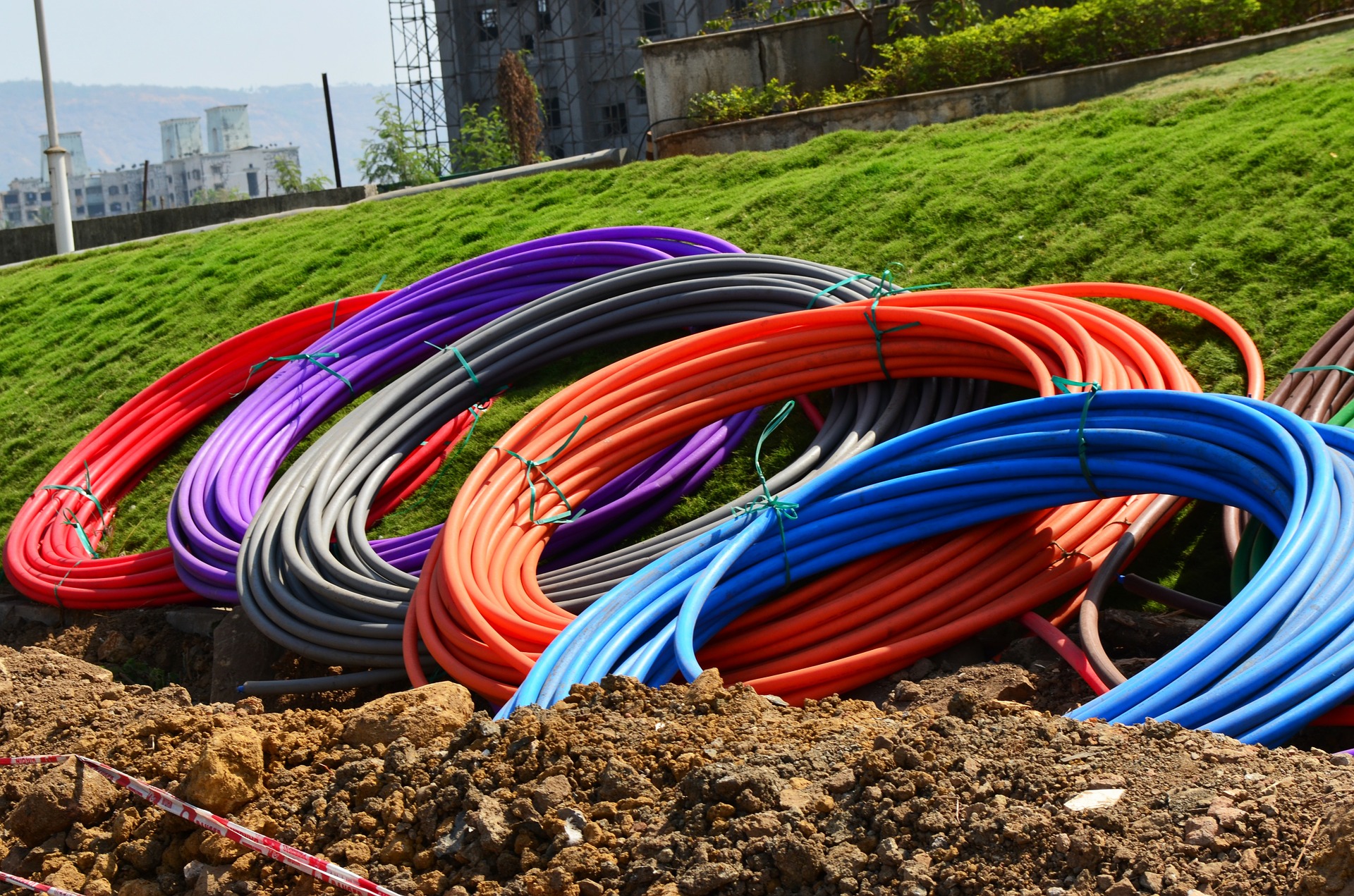 Schenkeveld Advocaten - Gekleurde kabels